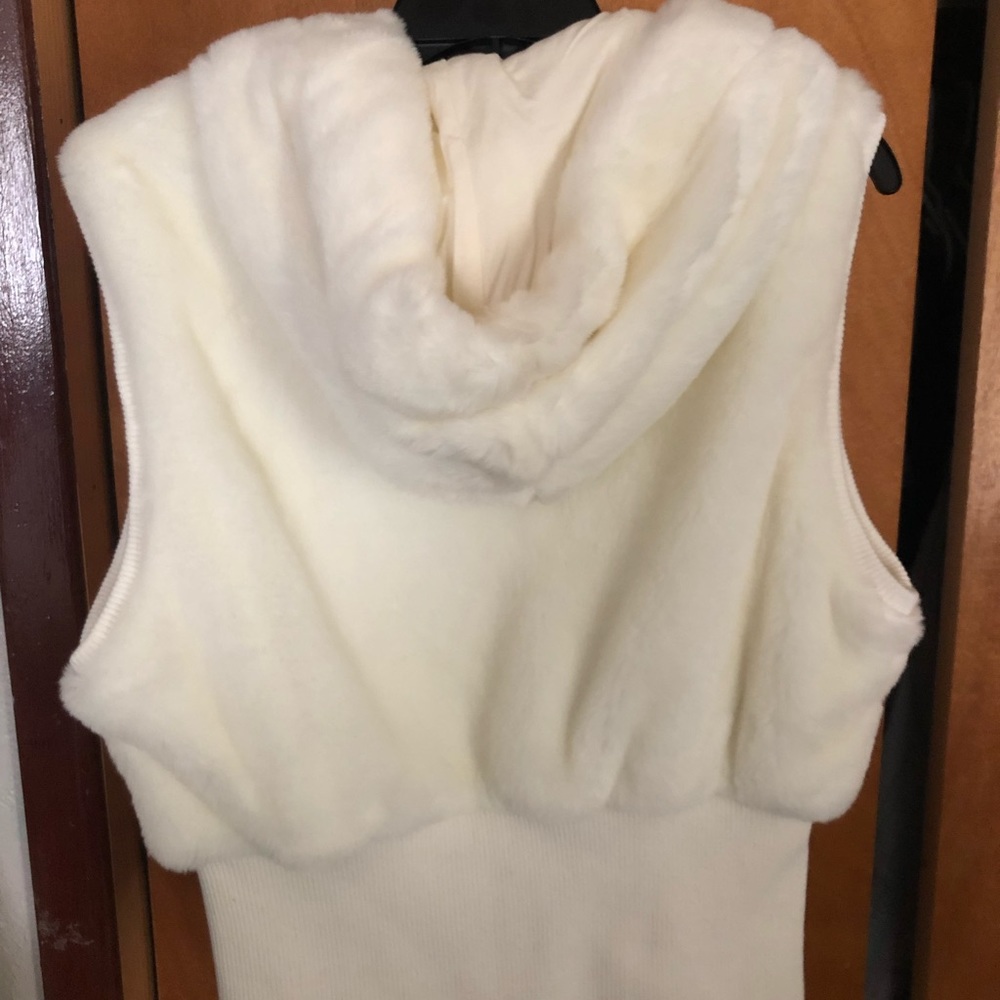 Bebe White Vest - Picture 3 of 5